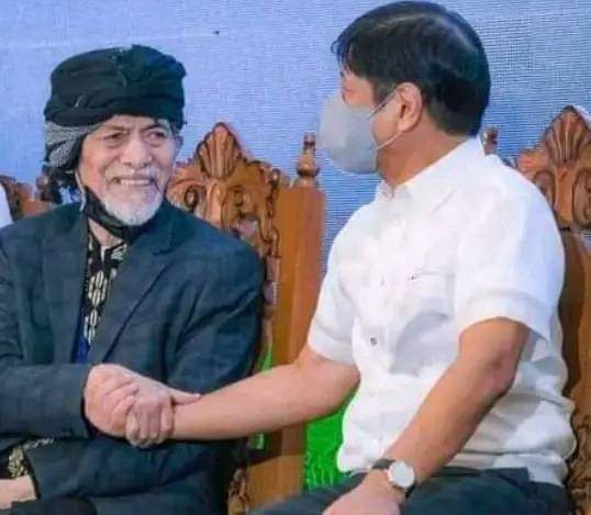 kelly_benjun's tweet photo. PBBM with one of the enemies of the state during his father's administration. Now, a partner in nation building.✌🇵🇭 https://t.co/BJXYHb3cCZ