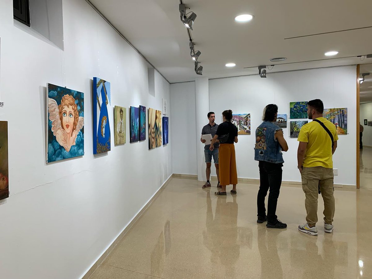 artsioficis's tweet photo. Ahir es va inaugurar la 31a Mostra Pintors/es d’Olesa 🖼 La mostra està formada per 69 obres de 40 pintors i pintores olesanes d’estil i edat diverses 👩🏻‍🎨

ℹ️ Exposició del 22/9 al 9/10 - Casa de Cultura

#olesademontserrat #exposiciodepintura #pintorsolesa https://t.co/MsijlzPqfW