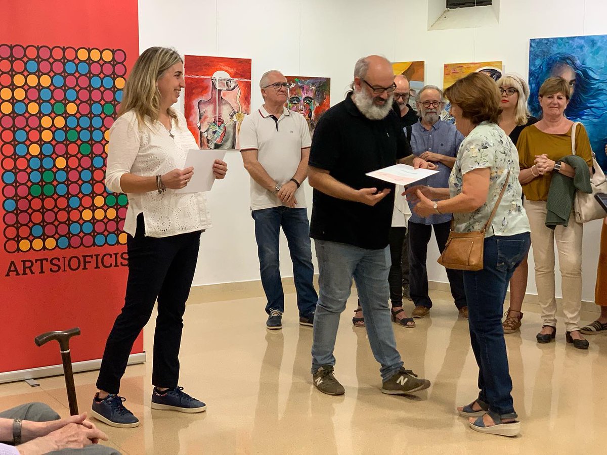 artsioficis's tweet photo. Ahir es va inaugurar la 31a Mostra Pintors/es d’Olesa 🖼 La mostra està formada per 69 obres de 40 pintors i pintores olesanes d’estil i edat diverses 👩🏻‍🎨

ℹ️ Exposició del 22/9 al 9/10 - Casa de Cultura

#olesademontserrat #exposiciodepintura #pintorsolesa https://t.co/MsijlzPqfW