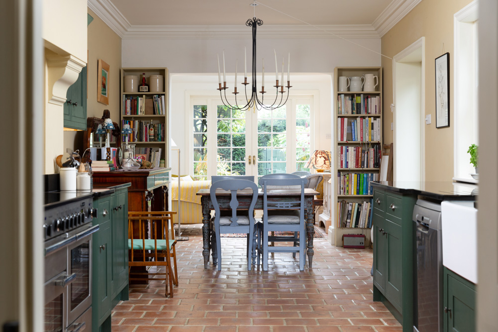 Blenkinandco's tweet photo. Along with the standout interiors of this York town house comes a beautiful walled garden, secure off street parking and a central location within a short stroll of the city centre, railway station and independent schools. https://t.co/ZGUde2Qk2l #CityCountryCoast #York #Bootham https://t.co/mRZQKatY3O