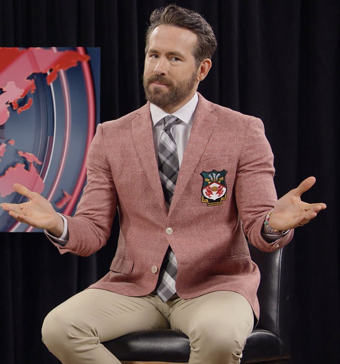 RyanReynoldshug's tweet photo. @VancityReynolds 🙌🏽 https://t.co/jMalmAXR0F