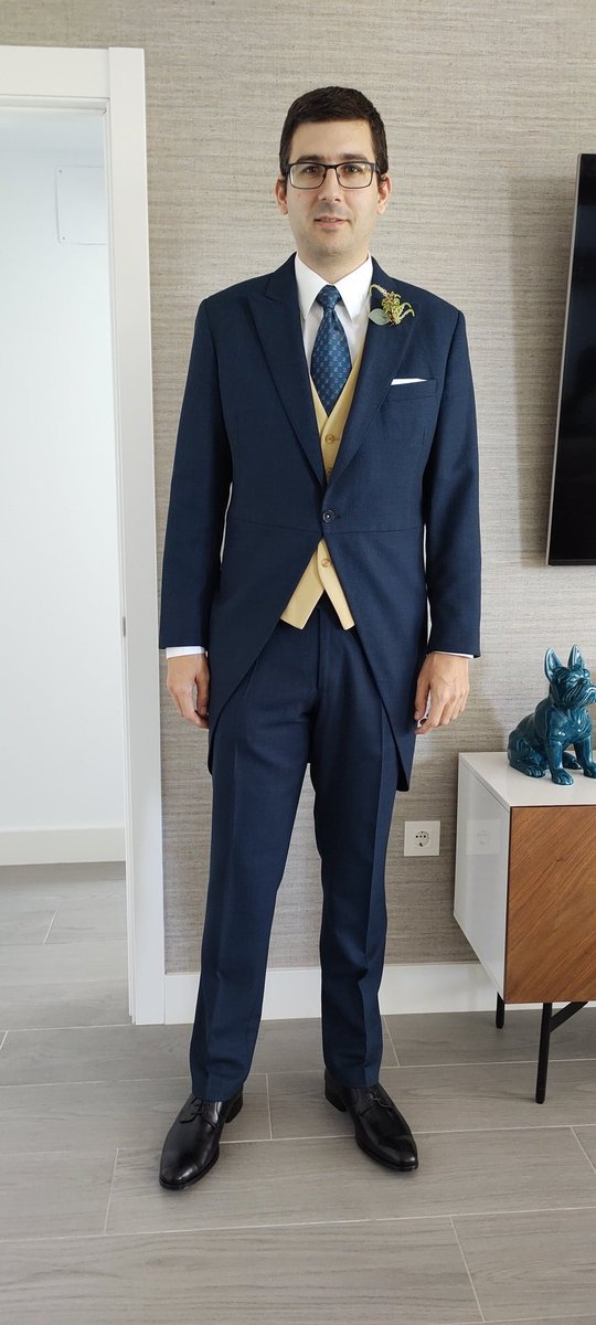 Mirad bien esta foto porque más elegante que hoy creo que no me voy a vestir más.