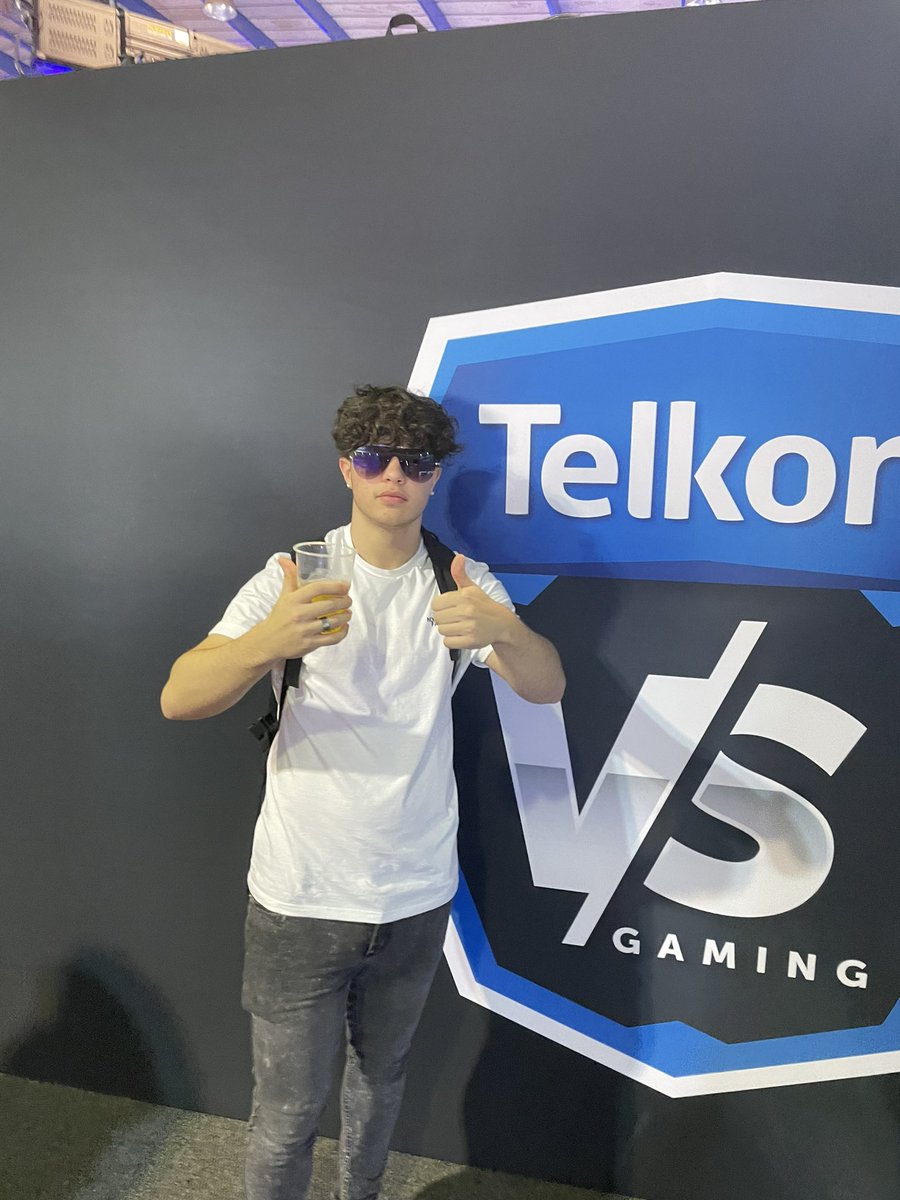 Luca_Rakic's tweet photo. Iβm winning that PC! #GAMEONDAYONE #PCBUILDPRIZE https://t.co/jbeXv9SXhR