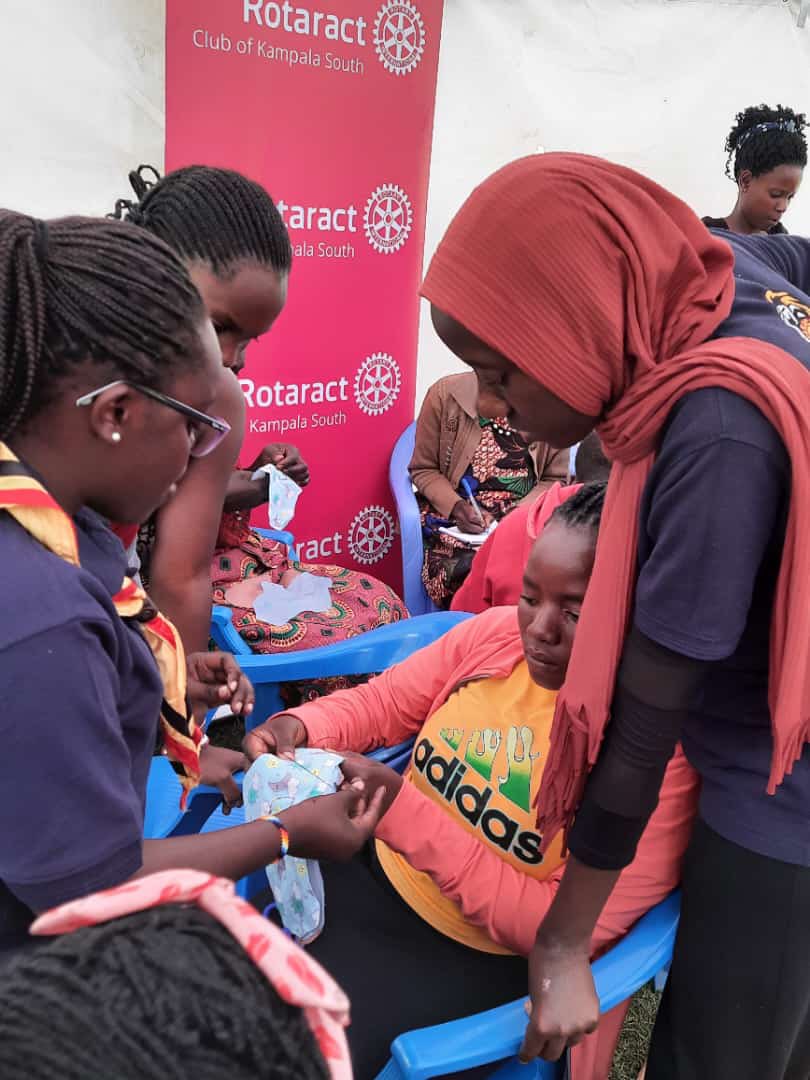 rctkampalasouth's tweet photo. We have taught the community on how to make reusable sanitary pads. Good hygiene during menstrual period is essential for a womanโs health.
#Nyakijumba7 #ImagineKnight https://t.co/6hDaFU3iAi