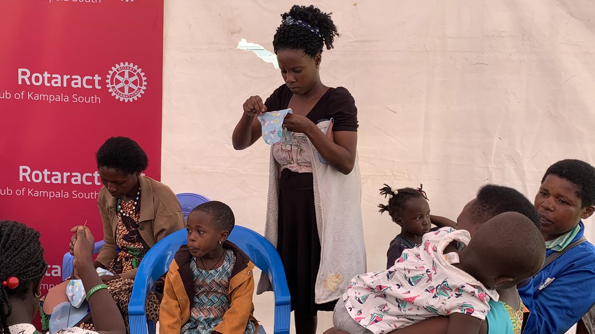 rctkampalasouth's tweet photo. We have taught the community on how to make reusable sanitary pads. Good hygiene during menstrual period is essential for a womanโs health.
#Nyakijumba7 #ImagineKnight https://t.co/6hDaFU3iAi