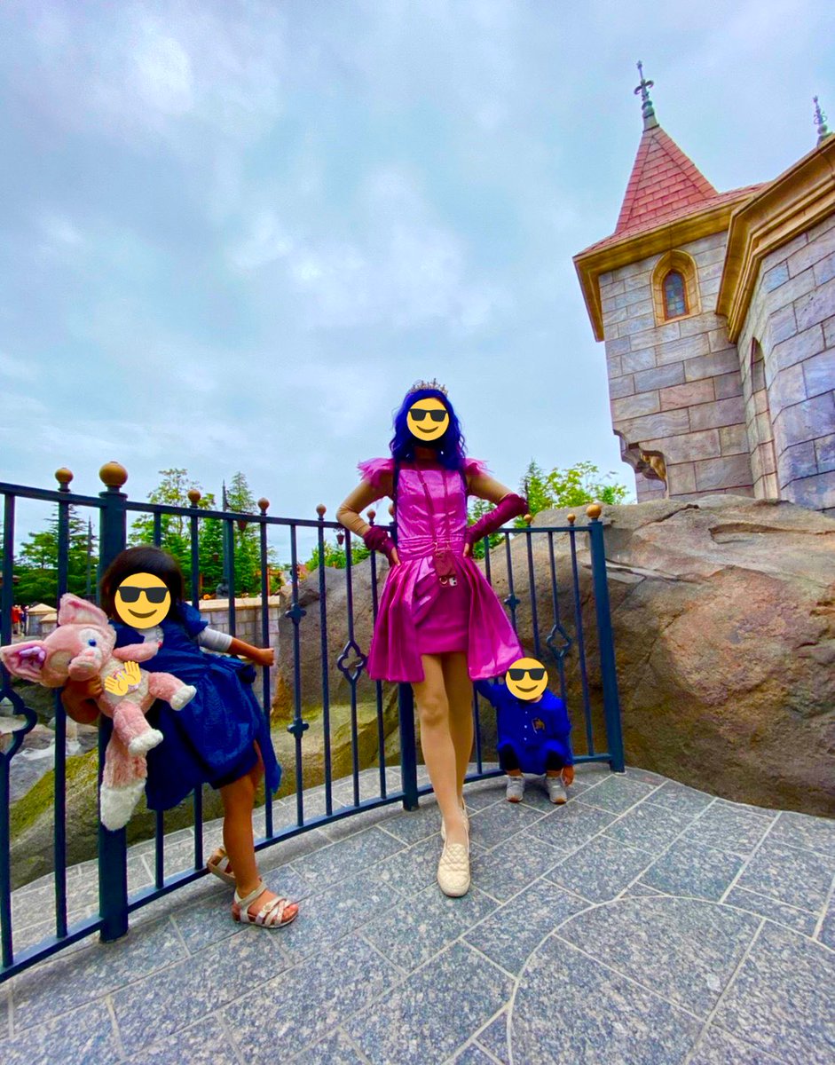 Disney_panda625's tweet photo. 固定自己紹介も更新！  家族で　#Dハロ仮装
季節ごとの家族インが楽しみで、子供とのインを楽しみに子育てを頑張りたいと思います！笑
コロナもありイン減少中( ；∀；)
子供の体調等々を見てインするので不定期がちで申し訳ない…ヽ(´o｀；
今後ともよろしくお願いします(о´∀`о)
【固定】 https://t.co/esJ9qaYLqk