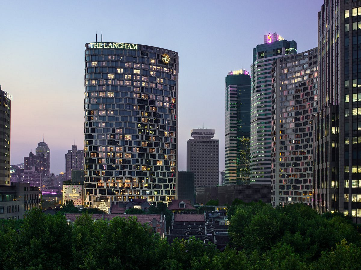TheWorldsBestH1's tweet photo. The Top 25 Luxury Hotels in The World, From The Tripadvisor 2022 Travellers Choice Ratings: 25. The Langham Shanghai Xintiandi, Shanghai, China https://t.co/3zIuOrRFxs #langhamshanghai #Shanghai #China #hotel #tripadvisor #theworldsbesthotels https://t.co/tL08PTJBNt