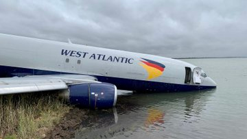 L_ThinkTank's tweet photo. [ 🇫🇷 FRANCE ]

🔸Un Boeing 737 de West Atlantic a fait une sortie de piste à l'atterrissage à Montpellier cette nuit, en plein orage. Par chance, l'équipage va bien. https://t.co/EHcVn9QRCh