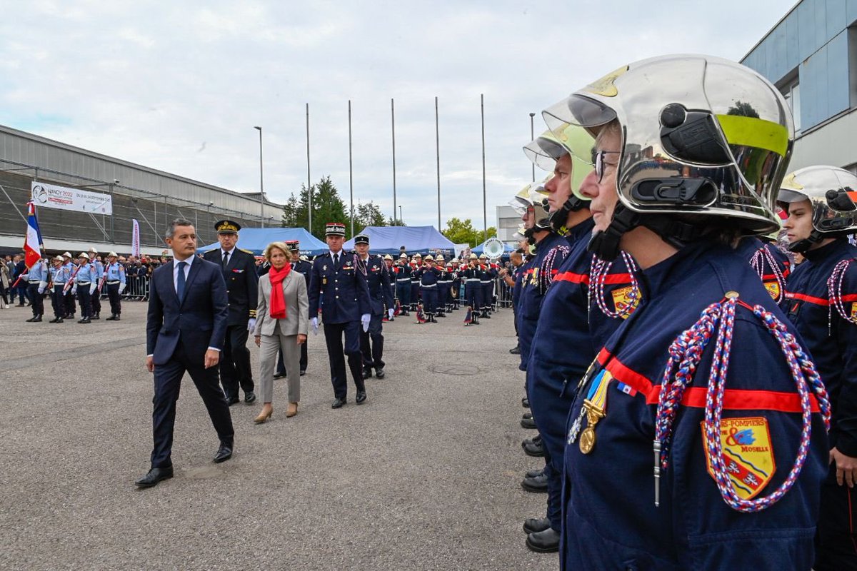 GDarmanin's tweet photo. Merci aux sapeurs-pompiers pour leur accueil au Congrès national de la Fédération des Sapeurs-pompiers de France. L’occasion de rendre hommage, encore une fois, à l’engagement de ces femmes et de ces hommes remarquables. https://t.co/tKVEpKkgYs