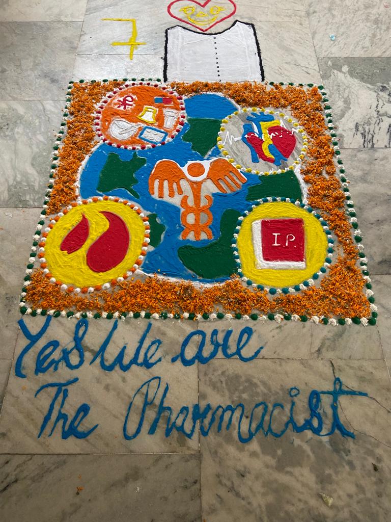On World Pharmacist Day, students from Jharkhand Rai University displayed their creativity in Rangoli competition.
#WorldPharmacistsDay #rangolicompetition