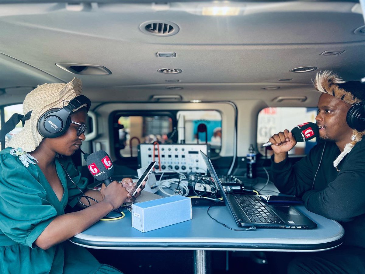 gagasifm's tweet photo. Kwazekwamnandi eMlazi webakwethu, look at abantu abaziwinele ama voucher nokunye okuningi
@Engen_SA
#GagasiFM
#engen1stop https://t.co/ANWi4Q2cad