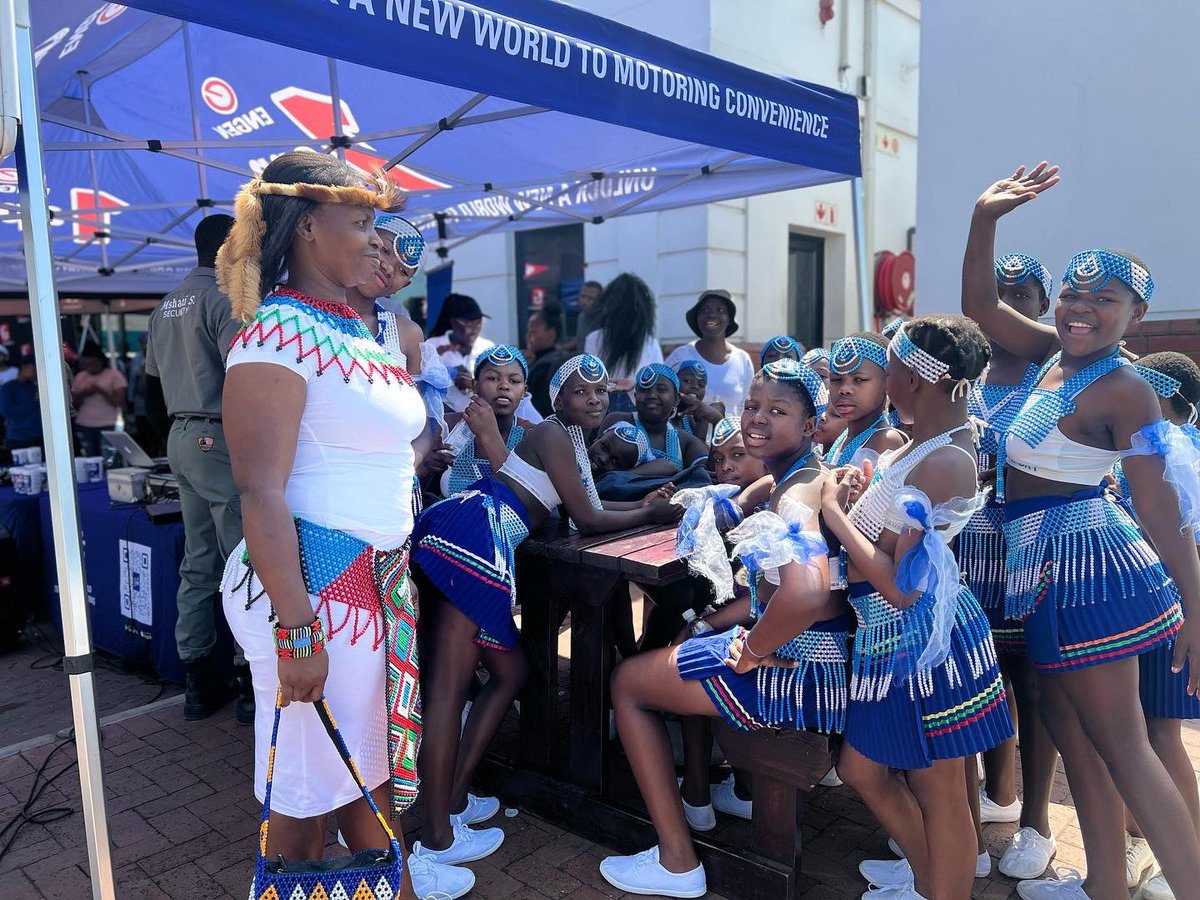 gagasifm's tweet photo. Kwazekwamnandi eMlazi webakwethu, look at abantu abaziwinele ama voucher nokunye okuningi
@Engen_SA
#GagasiFM
#engen1stop https://t.co/ANWi4Q2cad