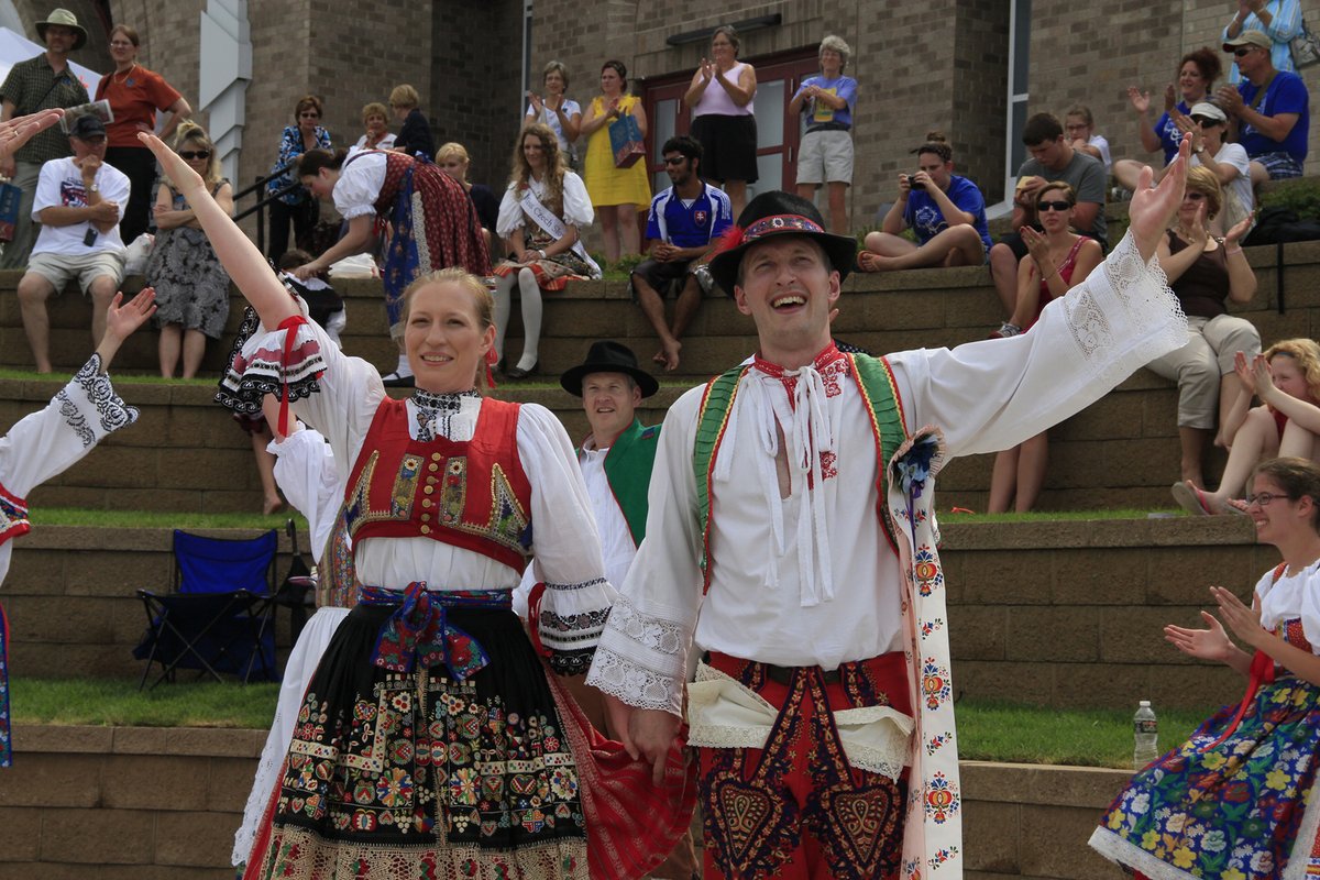 NCSML's tweet photo. Are you looking to get connected to a local Czech, Slovak, or Rusyn organization in your area? Our Skala Bartizal Library offers several links to organizations and festivals near you!

https://t.co/AkLVNllLjA https://t.co/mMxMpgxOmZ