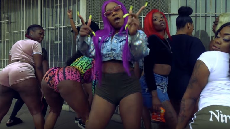 MUSICANDBUILDS's tweet photo. “HOW CAN YOU HATE
THE WOMAN THAT YOU CREATE”

In this thread we will challenge the accountability of the men in the culture
The culture That we all love and took part in

Because a lot of brothers complain about modern sisters behavior

This is the creation of the 
HIP HOP GIRL https://t.co/qLogTVymOU