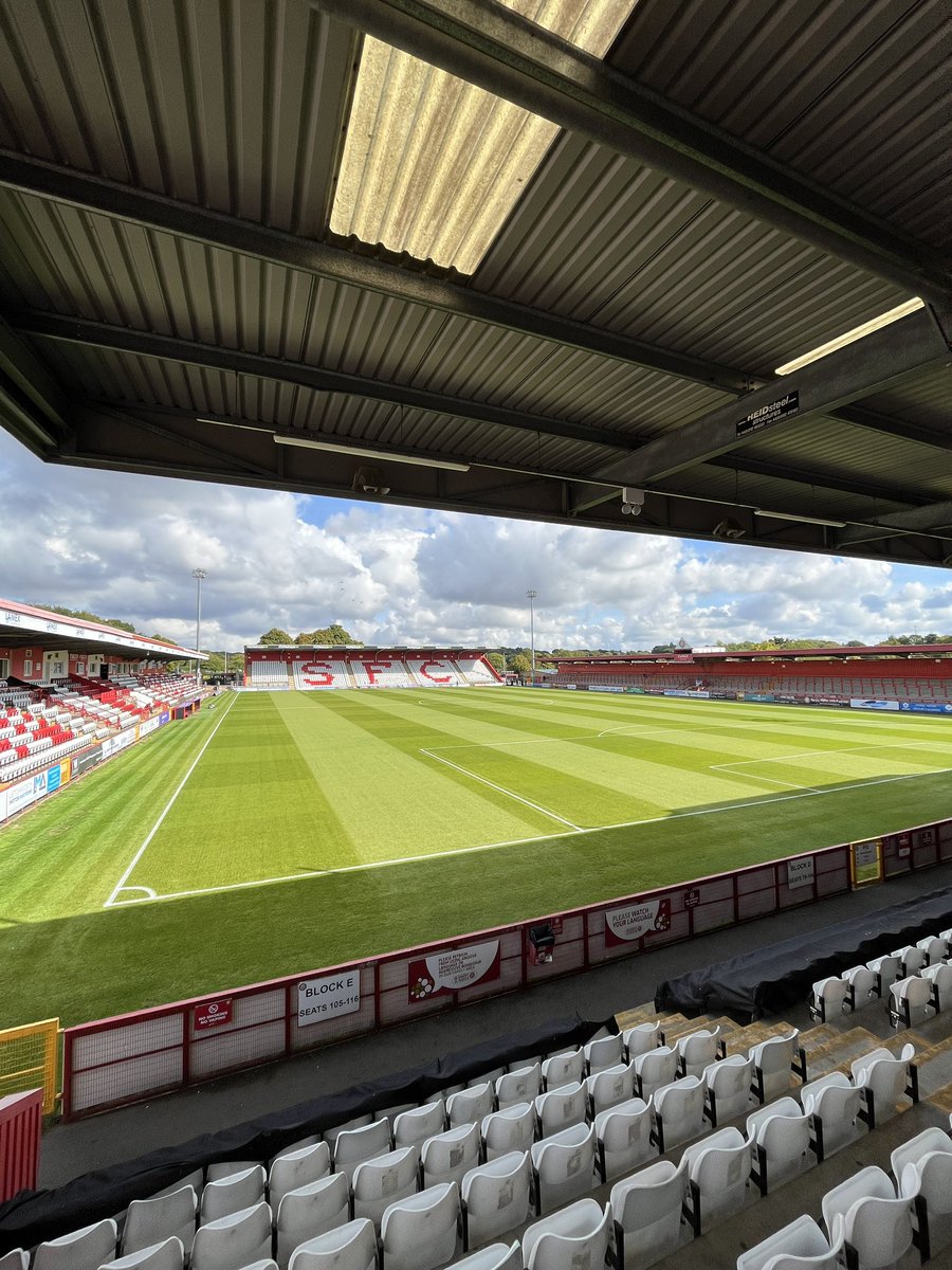 StevenageFC's tweet photo. Shoutout groundstaff. 👏

🎟 https://t.co/BzF1QIgRLp https://t.co/Lv3mNiRQXy
