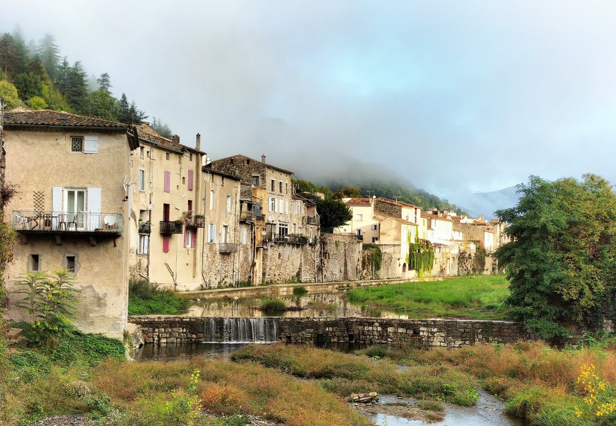 jackocevennes's tweet photo. Petit matin d'automne #Sumene #Cevennes https://t.co/RyuUMvcYbq