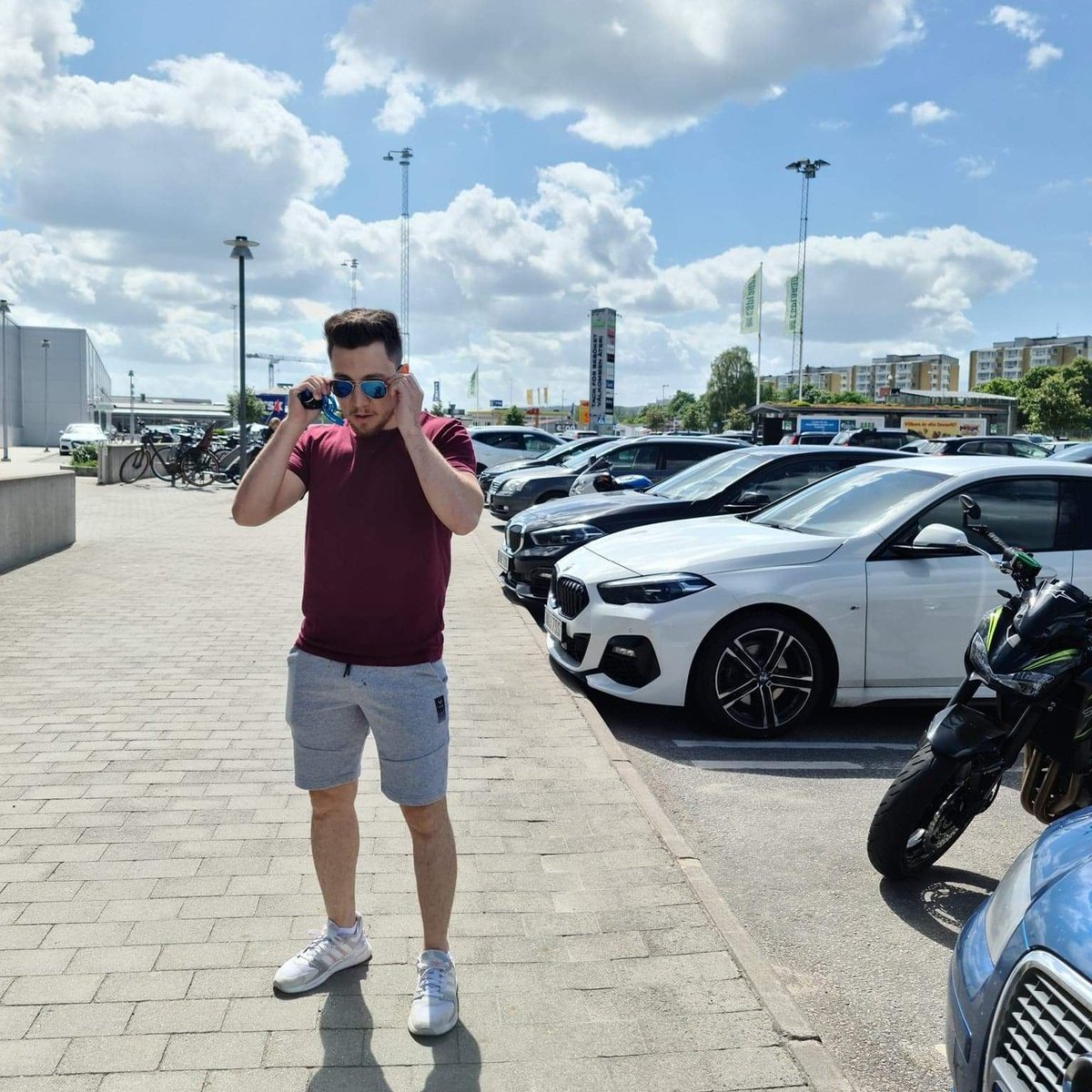 Jawid00's tweet photo. #NewProfilePic https://t.co/0koihwOwHP