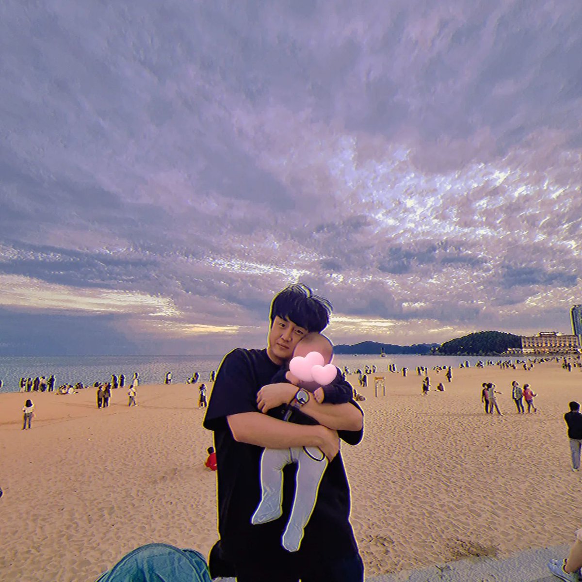 rkivetk_'s tweet photo. EU VOU MORRER DE AMORES COM O IRMÃO DO JIN E O BABY BUTTER 😭😭😭 https://t.co/kRqRhtQ3P2