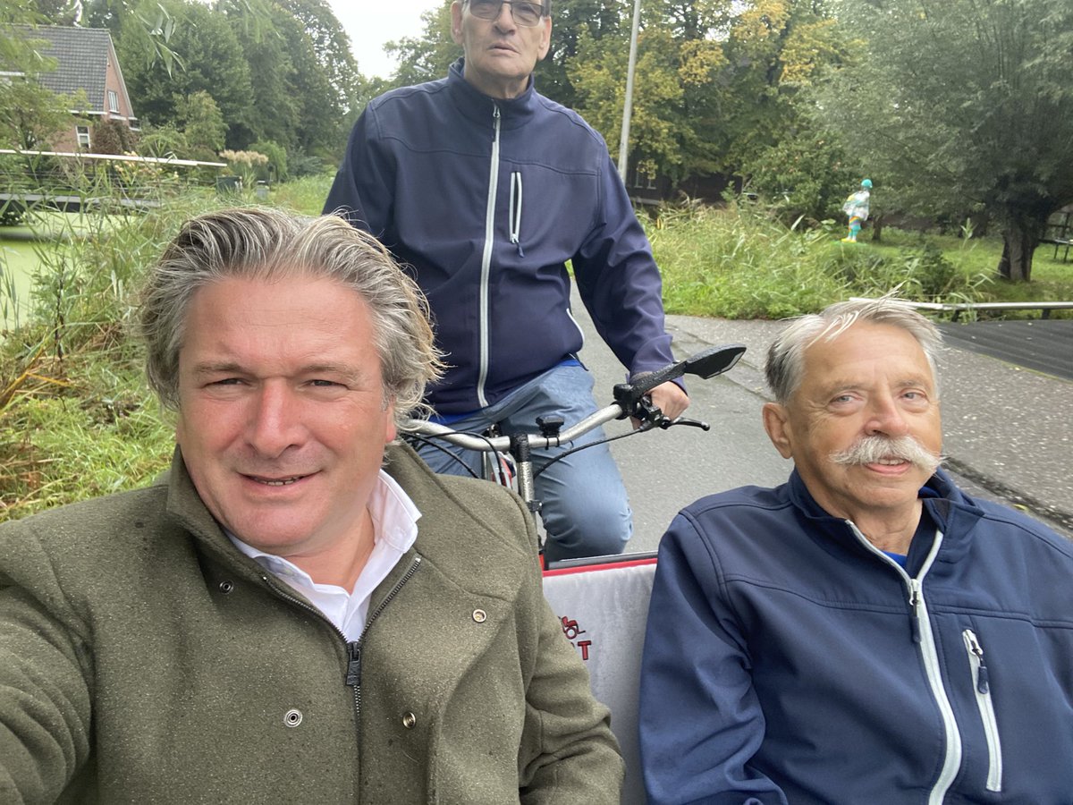 M_bunnik's tweet photo. Fietsen alle Jaren Gouda zet zich al 5 jaar in om met ouderen en mensen met een beperking door #Gouda te fietsen. Wat een fantastisch initiatief! https://t.co/4f59JW7X84 met oa @kees_thieme https://t.co/FOoq7YrQ6m