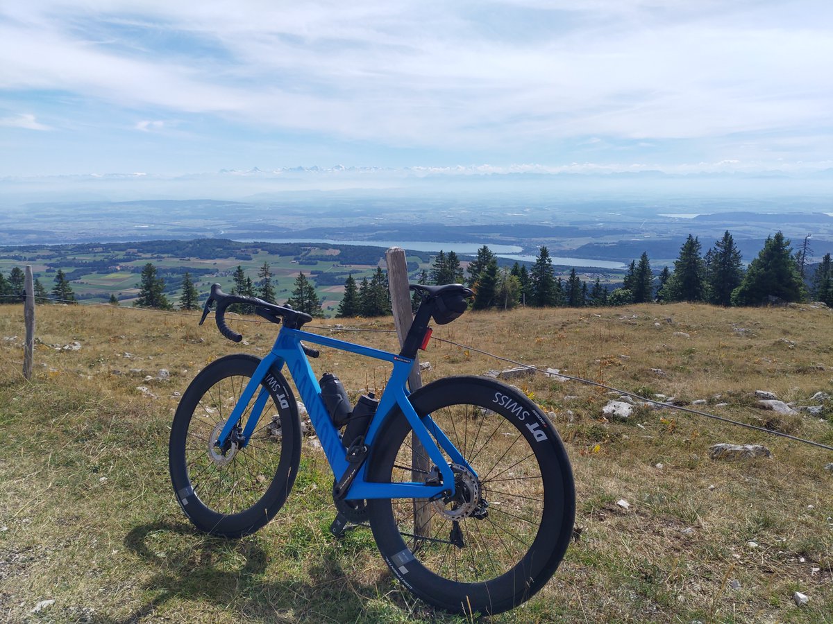 lexruee's tweet photo. One of my best life decisions ever: purchasing this blue beauty😀. Second best life best decision ever:  if you can't fix something, or learn from it, then you need to get over it, and move on.😄
#mycanyon #cycling #canyonbikes #switerzland #Passion #nature #cyclinglife https://t.co/aUjldT9OpX