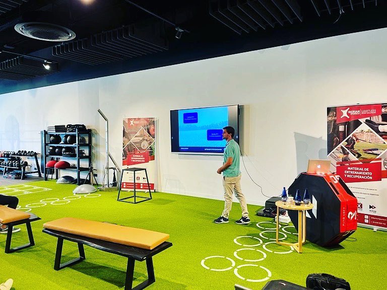 eangulo13's tweet image. Increíble experiencia en el Óptimo Sport Science Week 2022! 
Un orgullo y un auténtico placer poder compartir estos días con grandes profesionales y amigos. 
Muchas gracias a @optimosportclinic y en especial a Juan Guerra por su confianza y su dedicación por hacer esto posible.