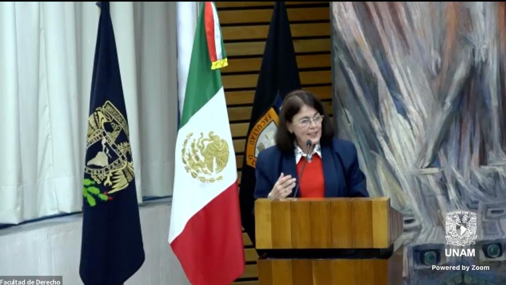 AcadMexCienPen's tweet photo. María Elena Leguízamo Ferrer, en el marco de su ponencia dentro del seminario internacional, celebrado en la Facultad de Derecho de la UNAM: https://t.co/NbaoTHP0ck
