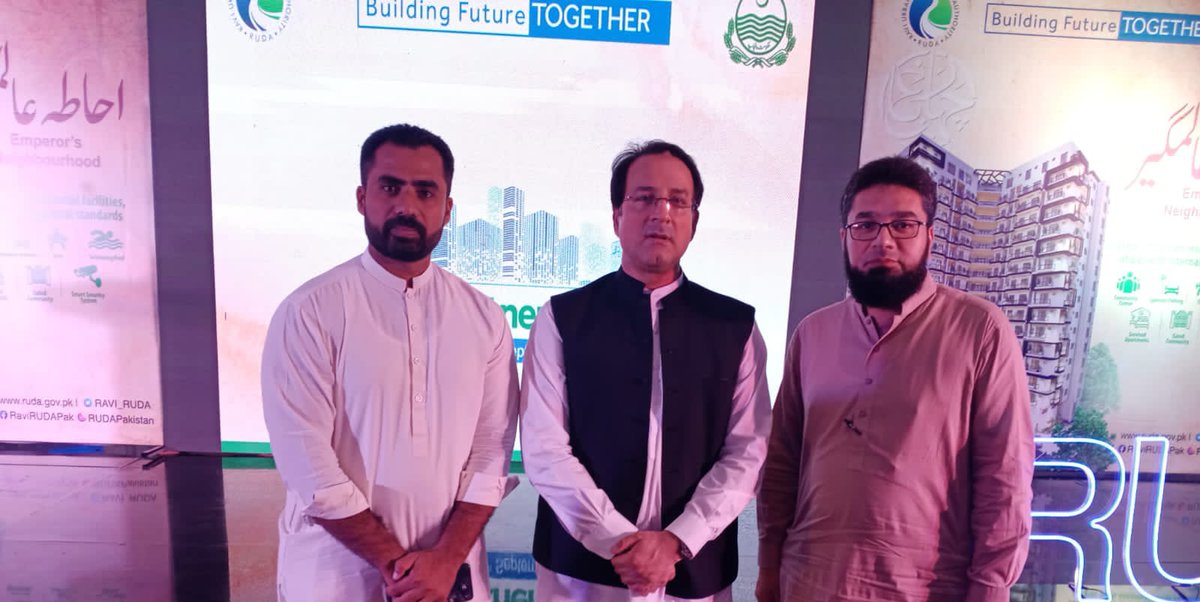 DirectDRealtors's tweet photo. Direct Deal Realtors attended the Sales Partners Meet up of @Ravi_RUDA and met with Mr. Kashif Director #Commercial and #CEO Mr. @ImranAminPK
Both are very ambitious to build future city of Lahore. Looking forward to work with them. #directdeal #RUDA #SapphireBay #Chaharbagh https://t.co/5AChAvvnkY