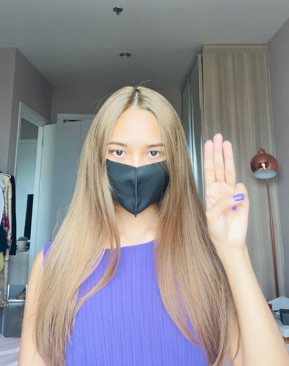 OahkaBh_7's tweet photo. The parameters of #Myanmar junta's sinister trap are revealed, they informed 'problem' w/#HanLay's passport as she was flying from #Vietnam back to #Thailand. Good that @UNHCRAsia stepped in with timely advice to her at #Bangkok airport, likely saved her! https://t.co/8tcYE9YHnU https://t.co/lEzQhBOnKC