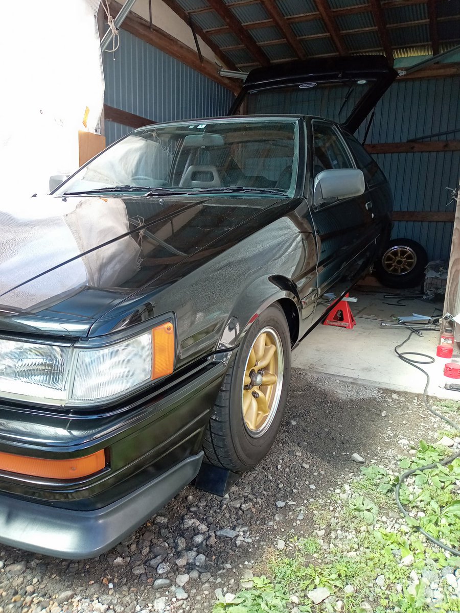 dackone5300's tweet photo. 車高をイジクリましたがオジサンは腰痛でダウンです😂

#ae86
#カローラレビン
#ハチロク
#ハチマル車
#ハチマルヒーロー
#旧車好き
#rsワタナベ https://t.co/QTEB4bnN4k