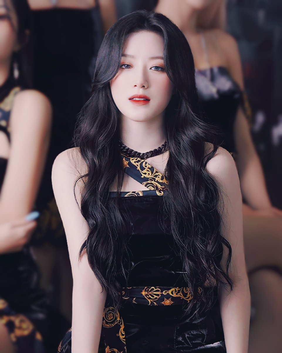 Shu0106_'s tweet photo. 🐺🖤
#SHUHUA #슈화 #舒華 #GIDLE #여자아이들 https://t.co/c3f8xn18xF
