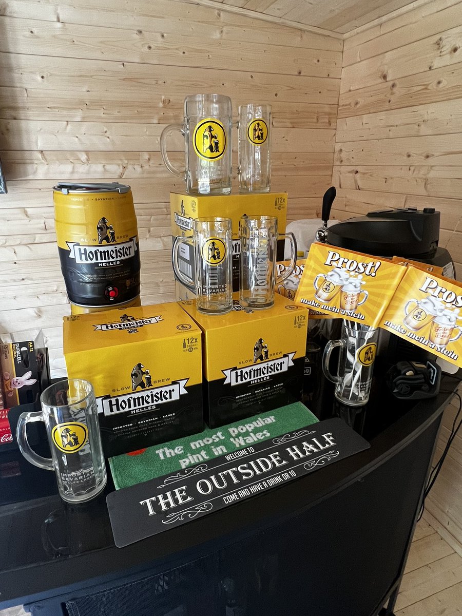 Getting stocked up in ‘The Outside Half’ for next weekends Oktoberfest party. A massive thanks to Cathryn Pask <a href="/hofmeister_beer/">Hofmeister Beer</a> for the props and bunting. #followthebear #Hoftoberfest