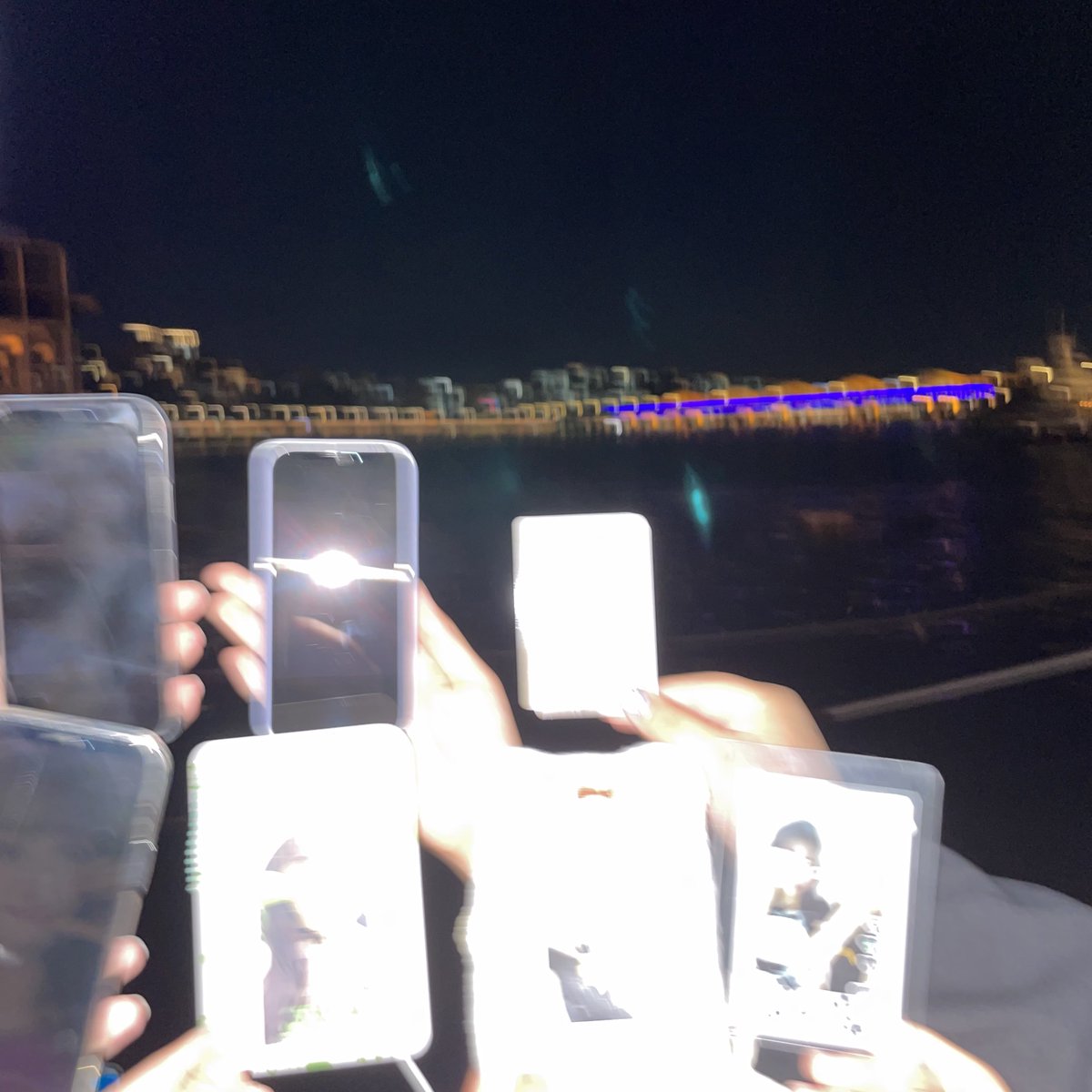 yseyesyse's tweet photo. 집가자아😄 https://t.co/T3auuIN2HG