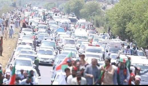 AliMuhammadMa19's tweet photo. @InsafPK کولارا دا منڈا بازی لے گیا
ٹکٹ خوشاب خان کولاار کو دینی چاہئے اس کا حق ہے رحیم یار خان جلسے میں پہنچ گیا قافلہ خان پور شہر سے
جیو کپتان
#قدم_بڑھاؤ_عمران_قوم_تمہارے_ساتھ_ہے
#rykhan https://t.co/ZQk61SL4VX