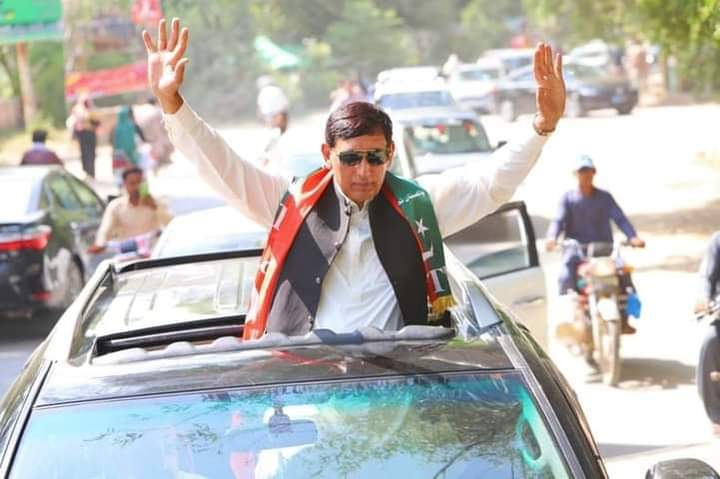 AliMuhammadMa19's tweet photo. @InsafPK کولارا دا منڈا بازی لے گیا
ٹکٹ خوشاب خان کولاار کو دینی چاہئے اس کا حق ہے رحیم یار خان جلسے میں پہنچ گیا قافلہ خان پور شہر سے
جیو کپتان
#قدم_بڑھاؤ_عمران_قوم_تمہارے_ساتھ_ہے
#rykhan https://t.co/ZQk61SL4VX