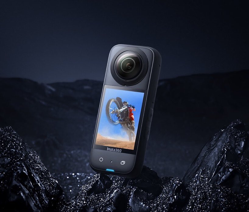LCE_Colchester's tweet photo. NEW IN-STOCK INSTA360 X3 🌊

This dual-mode 360 and standard pocket camera is now available in-store in two kit variations!

#Insta360 #Insta360X3 #ActionCamera #360Camera #Video #Videography #LondonCameraExchange #Colchester https://t.co/tIAdqydxuD