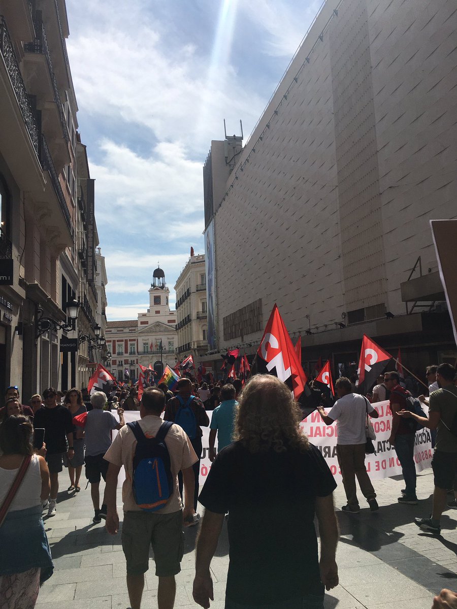 ✊🏿Con l@s compas @CNTsindicato @XixonCnt @SoliObrera en #madrid por la absolución de l@s compañer@s del conflicto sindical de pastelerías la suiza #xixon #gijón.

¡#HacerSindicalismoNoEsDelito!