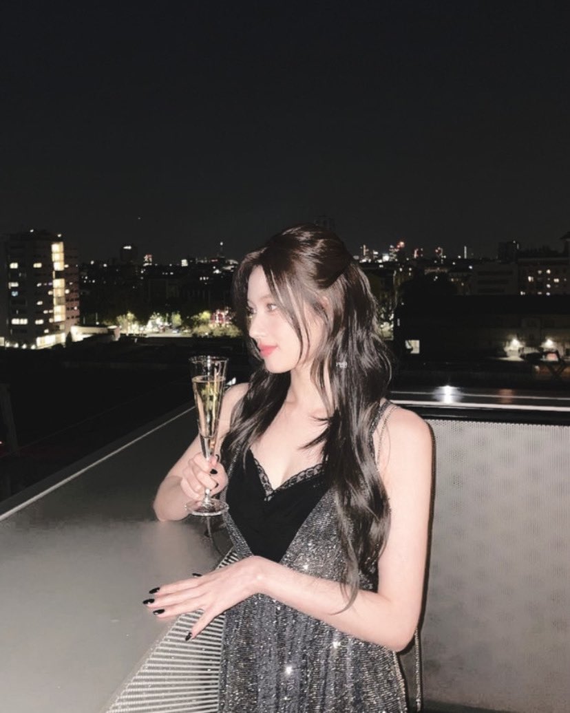 m_by___sana's tweet photo. https://t.co/E08laU7xg1