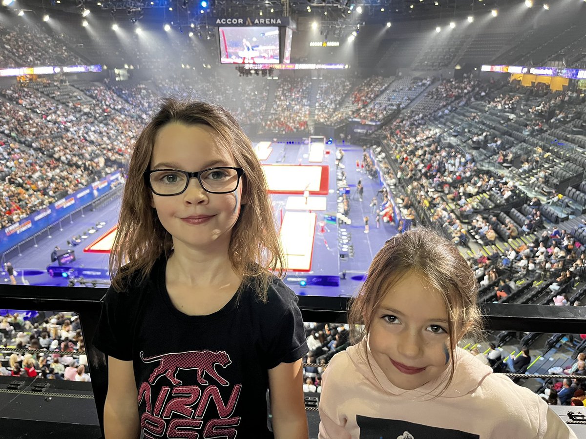 moutiera's tweet photo. #gymnasticsparis  aller les gymnastes https://t.co/dmrMIcyV9X