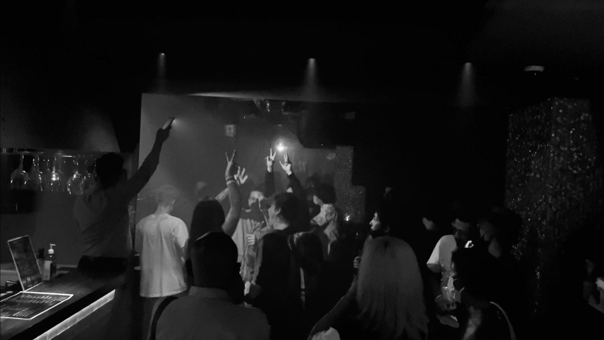 dj_james_zero's tweet photo. 今夜はBRAND SHIBUYA DJしております(^^)
天気は悪いですが是非乾杯にいらしてくださーい！！

ジェームスのゲストでディスカウント対応

#brandshibuya
#manifestoofhouse
#housemusic #shibuya
#nightclub #club
#渋谷 #東京 #ハウスミュージック
#渋谷クラブ https://t.co/ycvWAUhRuf