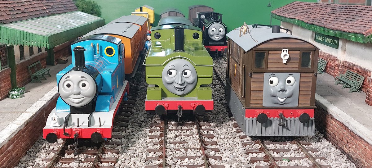 JacksReplicas's tweet image. Had a lot of fun at the Spa Valley Railway today with @TomsProps and @gauge1sodor.
It was amazing seeing the props in person and getting to meet everyone at the event. Looking forward to day 2!