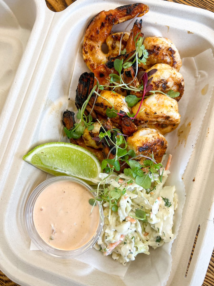 CoastalSeafoods's tweet photo. It’s comfort food weekend at the Coastal Cafe friends! Our Fish &amp; Chips are 🔥🔥🔥 Plus we’ve got a seafood poutine, fried AND grilled fish tacos, Buffalo shrimp, lobster rolls, crab cakes and more!

Only available at our #Minneapolis location. #tcfoodie https://t.co/hUsbipdZK1