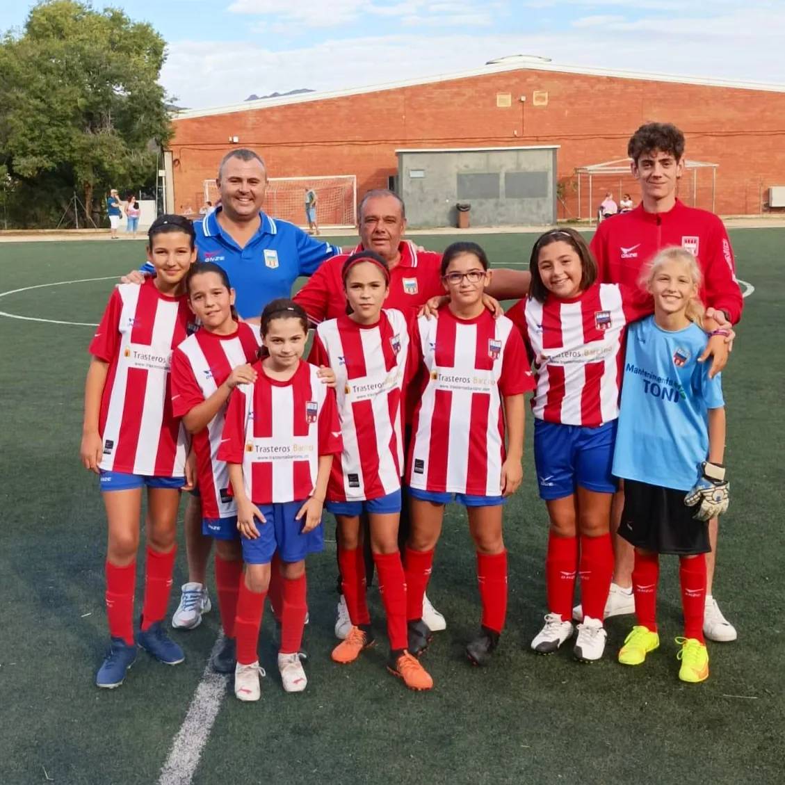 CELlanca's tweet photo. FUTBOL BASE | ⚪🔴🟣⚽

L'equip Aleví Femení ha disputat avui el seu primer partit amistós de pretemporada. Han jugat a casa contra el Cabanes i han aconseguit la primera victòria!

A seguir així! 👏

#FutbolBase #FutbolFemení #Llançà https://t.co/ob3a009iwA