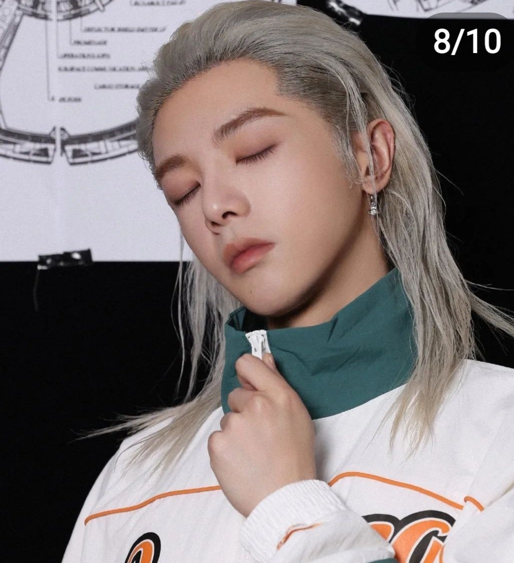 HcyProjects's tweet photo. PLEASE FOLLOW & SUPPORT. Currently working on Martians Muse Part 5 (release very soon). 🇺🇸 USA MARTIAN
#華晨宇
#花花 #huachenyu
#huahua #bestchinamusician #watchingyu
#singer #songwriter #artist #rockstar https://t.co/sb9gP3PPgx