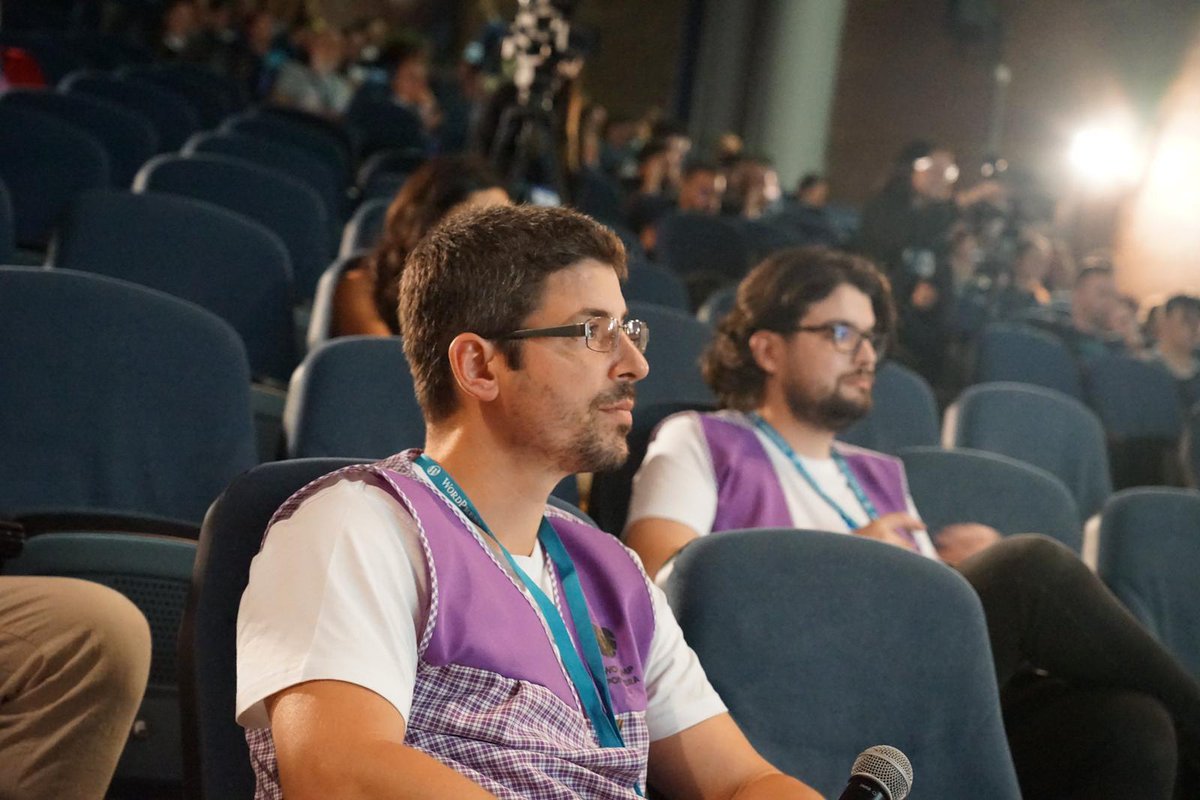 Un placer participar na #PonteWordCamp
Unha organización impresionante 👏👏

Gracias <a href="/NiloVelez/">Nilo Vélez</a> por la foto! 👍