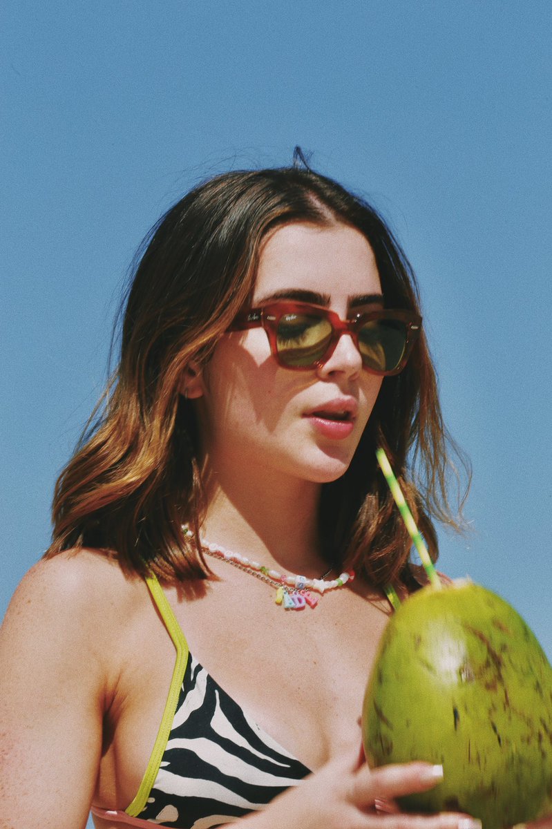 Hoje é o aniversário dessa pessoa especial que amamos muito e temos muito orgulho dela a cada dia mais, desejamos tudo de melhor nessa nova fase que Deus derrame chuvas de bênçãos sobre sua vida. Te amamos <a href="/jadepicon/">JADE PICON 🌪️</a> feliz aniversário