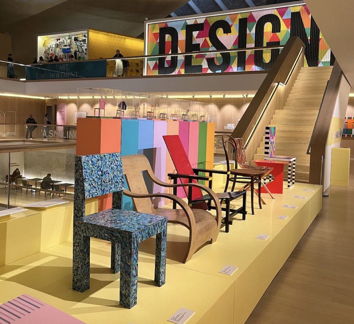 DesignApplause's tweet image. Enter the bold and colourful world of artist and designer Yinka Ilori in @DesignMuseum free display #ParablesForHappiness🌈

From chairs to public playgrounds and murals, discover how his work celebrates joy bit.ly/3dAunwM