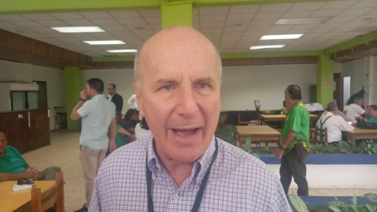 nacion's tweet photo. José María Figueres desaprueba venta del BCR: ‘No veo que vaya a resolver algún problema’ https://t.co/5kIfkKzOmM https://t.co/sLWCOID7I8