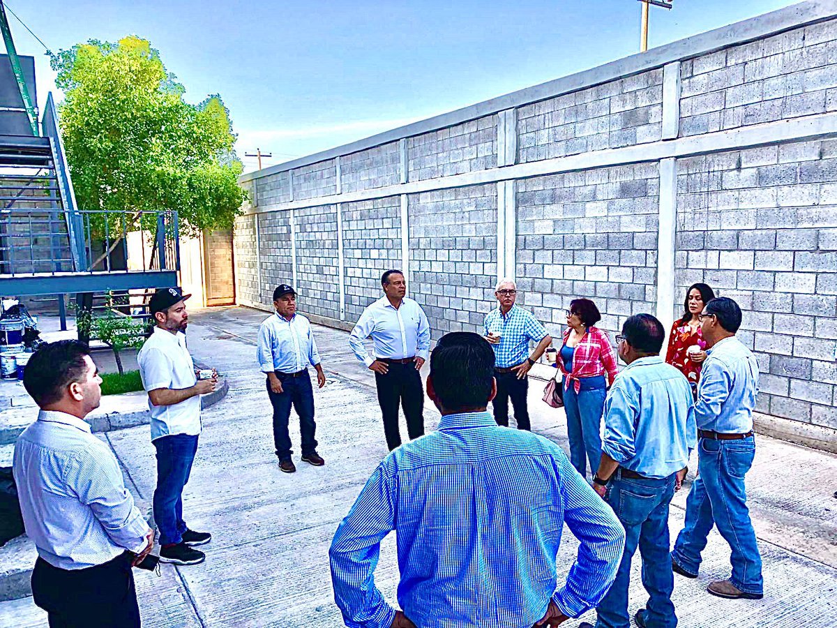 rcastrovaldez's tweet photo. Realizamos un recorrido con la Secretaria del Trabajo Olga Armida Grijalva, Magistrado Javier Enriquez y Subsecretario de Obras Públicas Ing. José Jesús González por las instalaciones, donde se ha de implementar el NSJ Laboral en Cd. Obregón. 

#APasoFirme
#TierraDeOportunidades https://t.co/VyTo8WHI5g