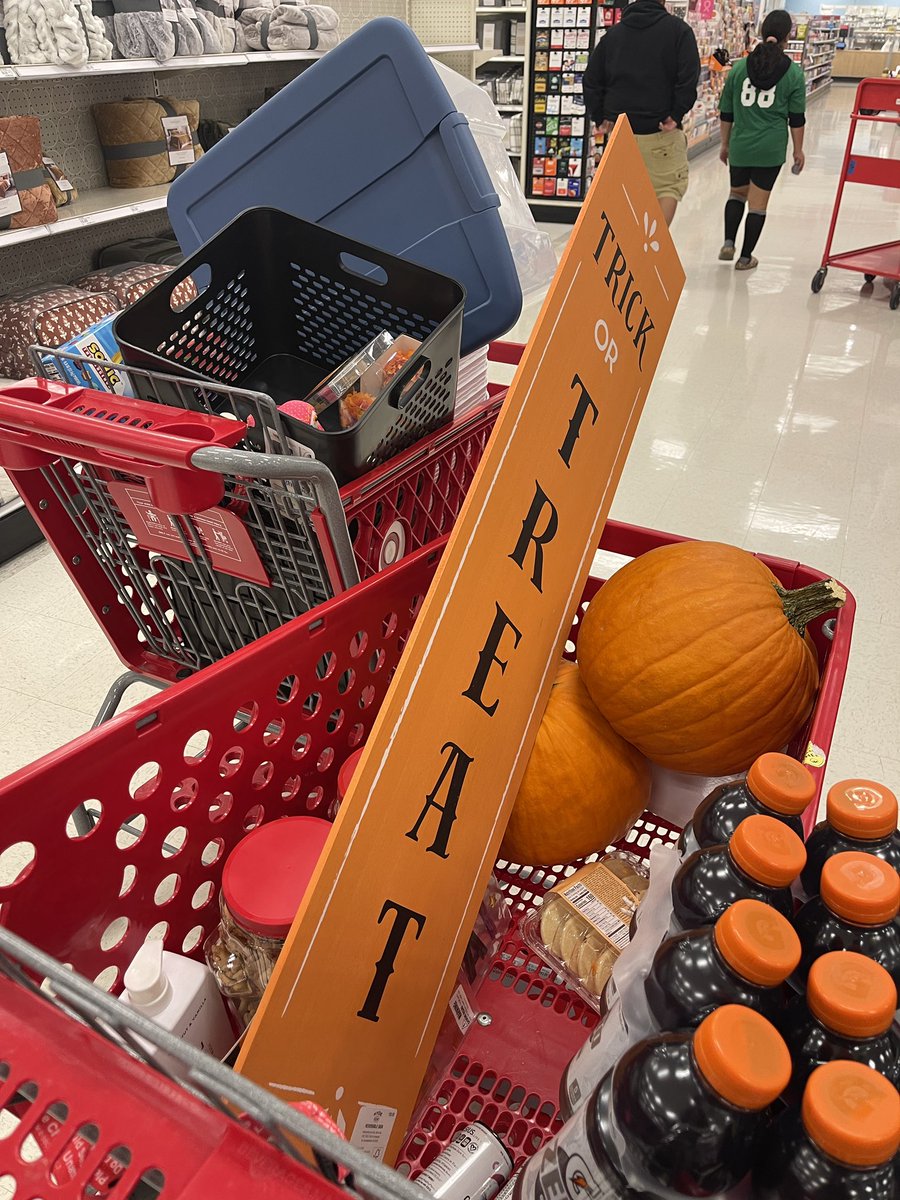Ben__Hutchison's tweet photo. “We just need 6 storage baskets”.
I’m going with Trick not Treat. #TargetEffect https://t.co/FyNgzlQyrT