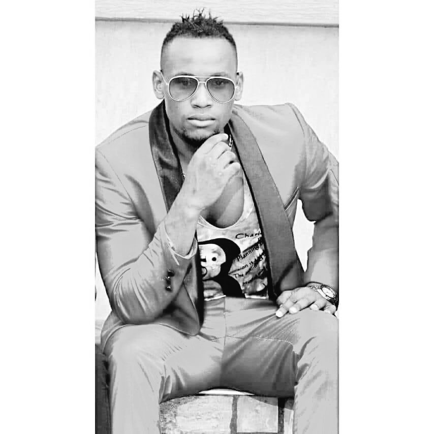 PhillMullinz's tweet photo. "Don't let your bad day trick you into thinking you have a bad life" #Phill Mullinz #Music #Quotes of wisdom #Lavish Lane https://t.co/lOycHpwkFD